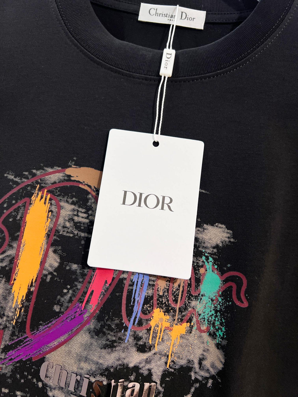 Color blocked graffiti messy offset letter round neck T-shirt