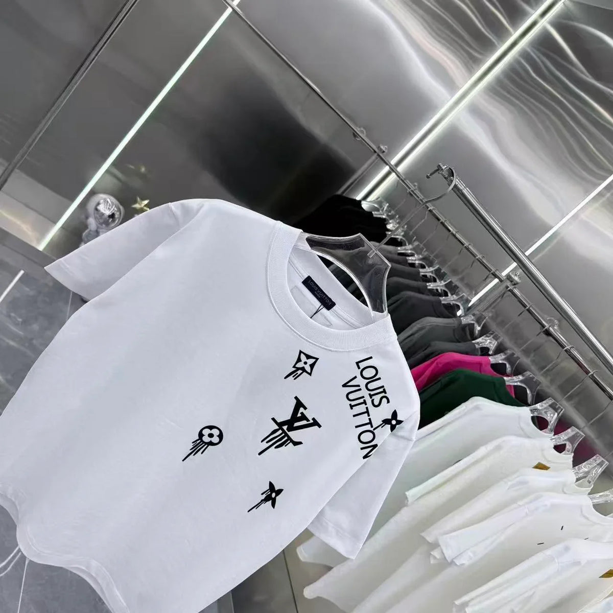 New round neck short sleeved shirt