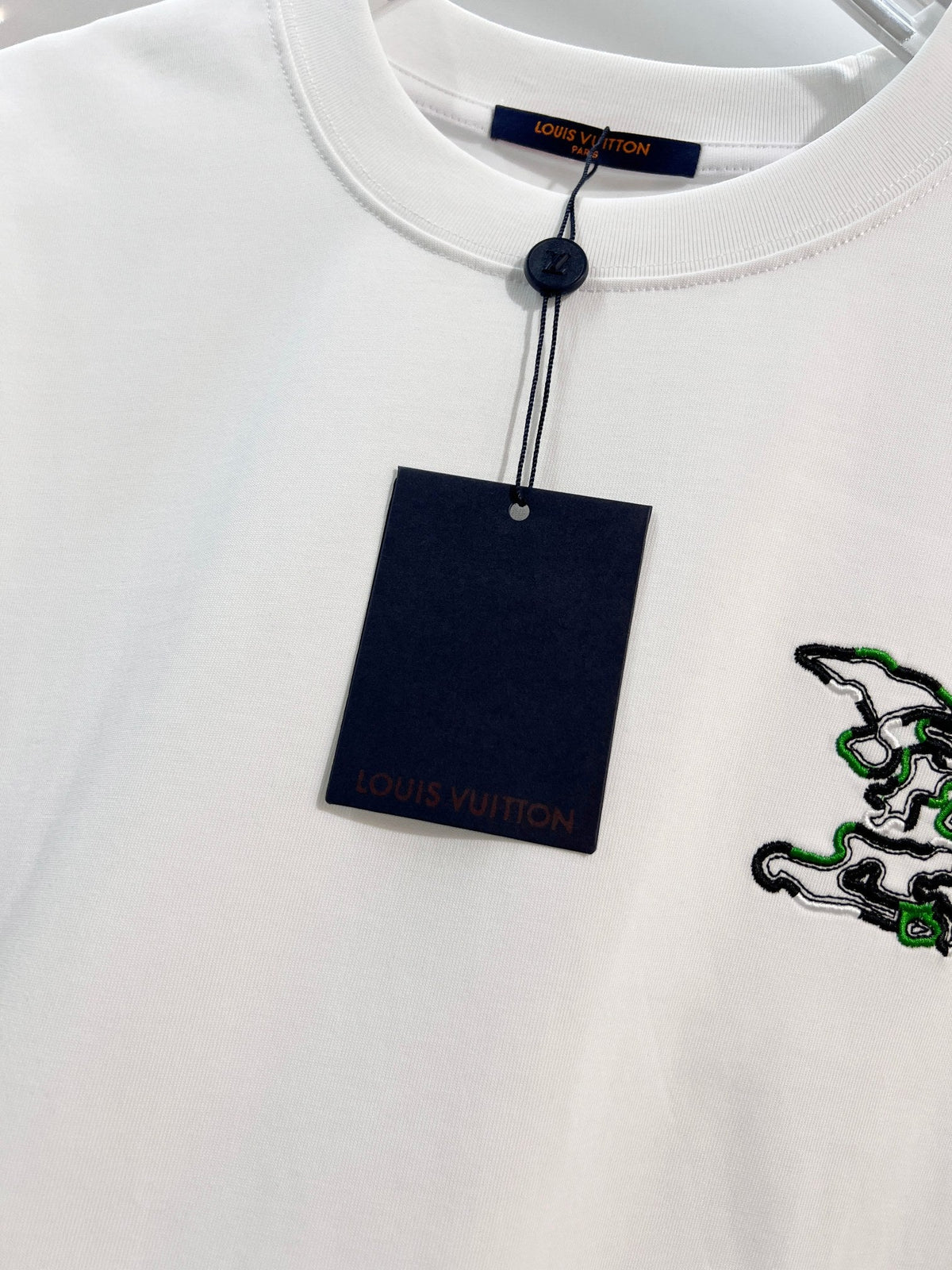 Front and back color blocked embroidered T-shirt with ten thousand stitches
