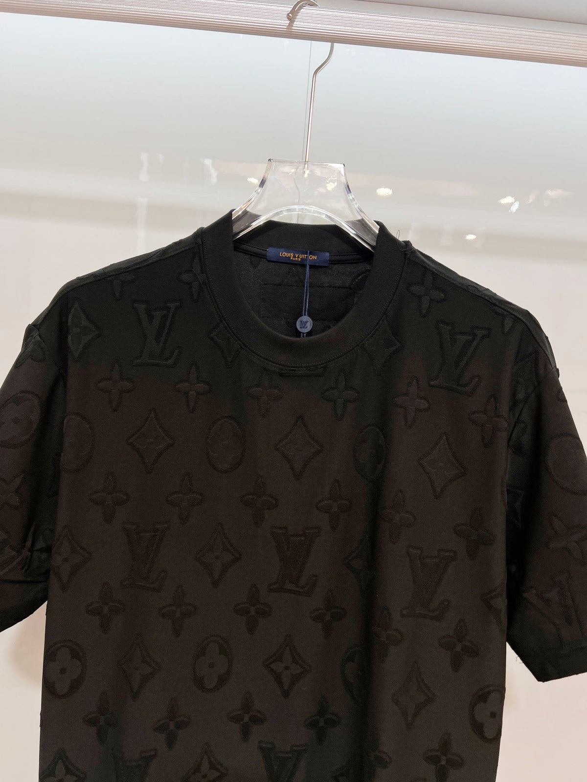 Dark patterned jacquard short sleeved t-shirt