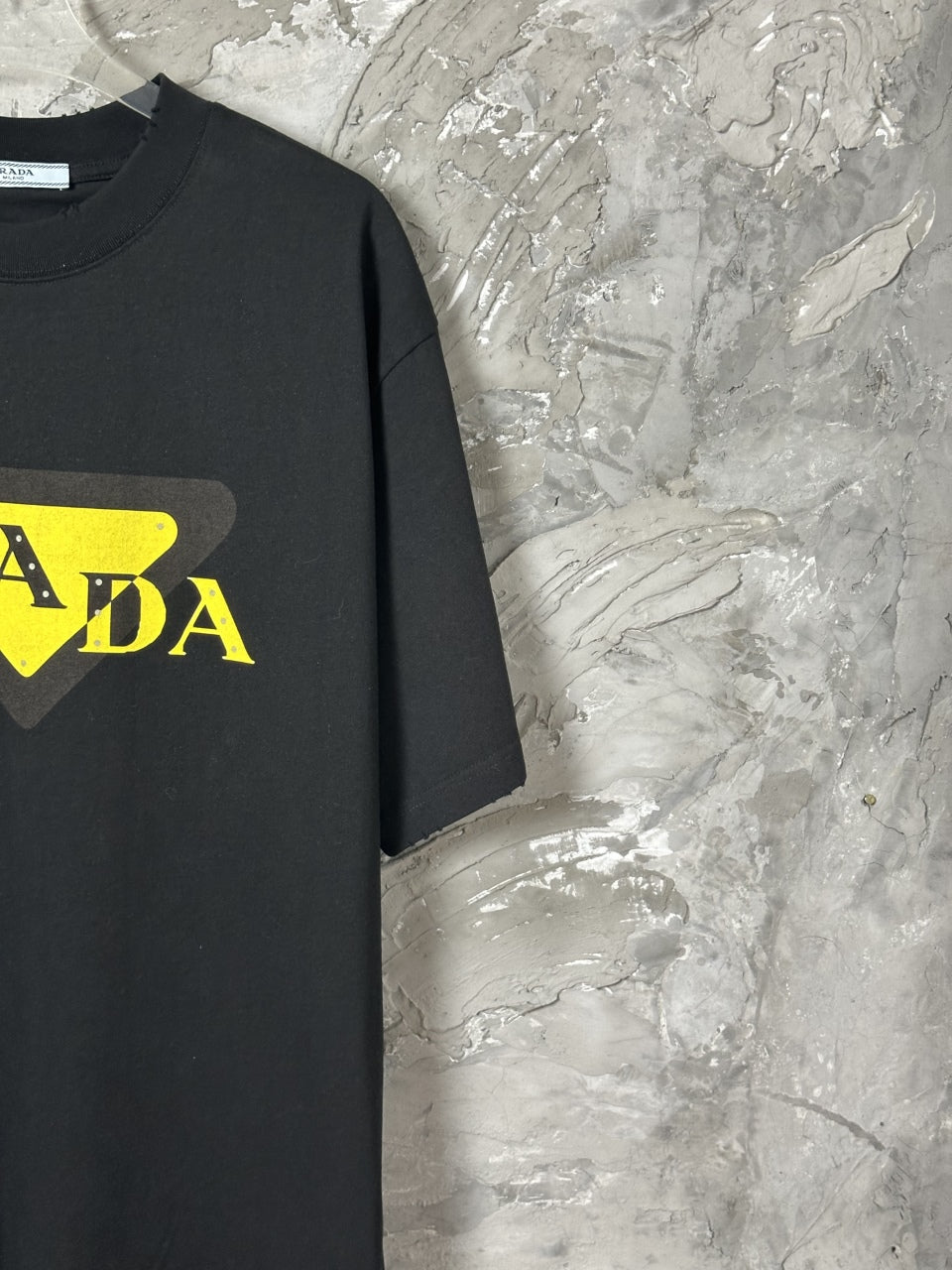 Loose fit version Unisex short sleeved t-shirt