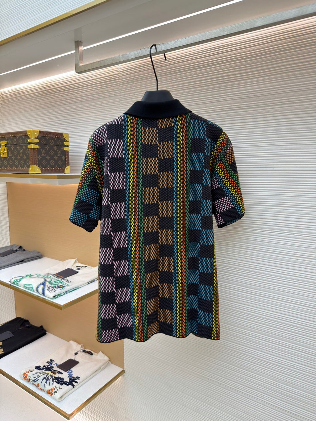 Color blocked jacquard single breasted short sleeved shirt
