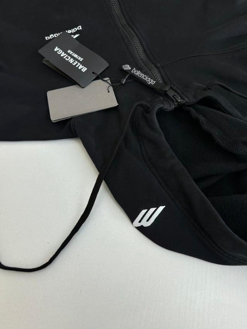 Hot selling embroidered half zipper hooded sweatshirt