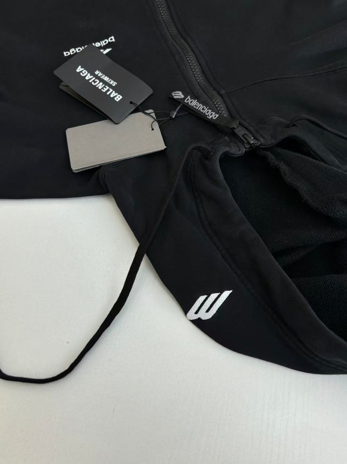 Hot selling embroidered half zipper hooded sweatshirt