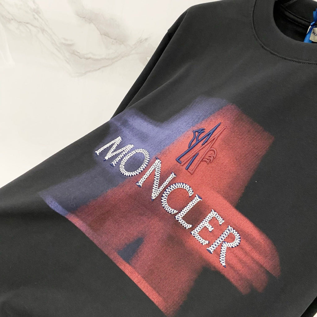 3D color blocked embroidery 🪡 Letter LOGO Phantom Spray Printed T-shirt