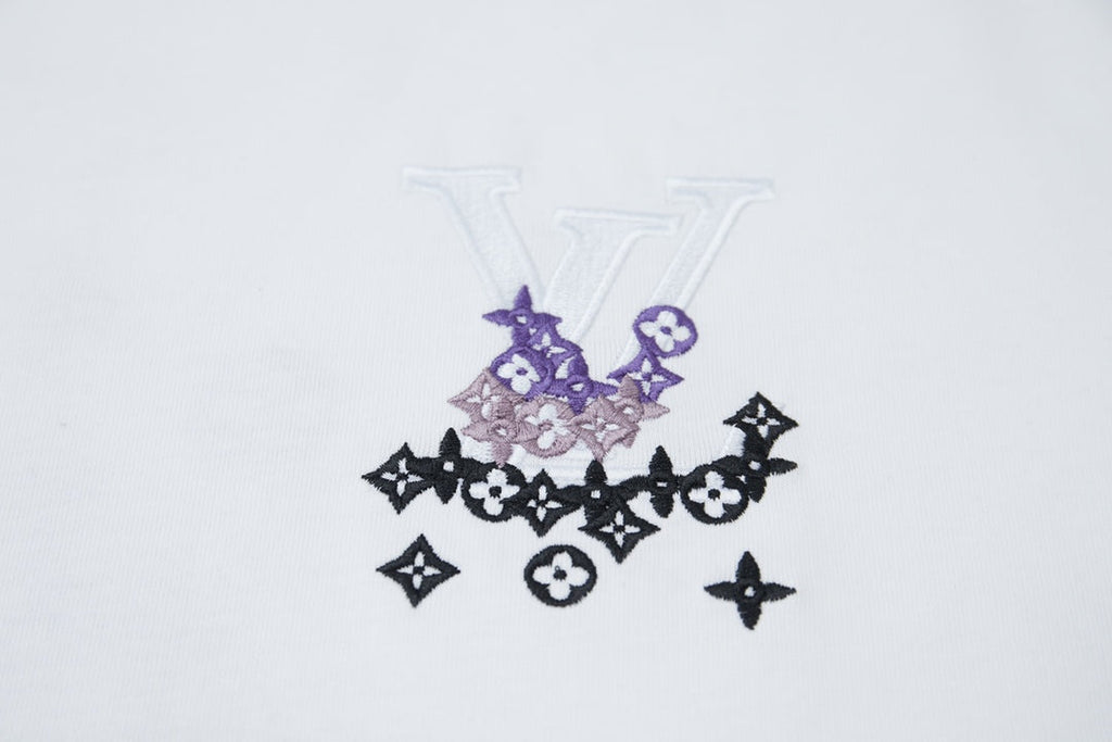 Contrast embroidered T-shirt