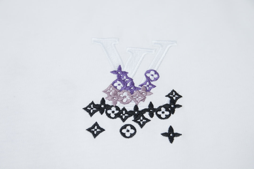 Contrast embroidered T-shirt