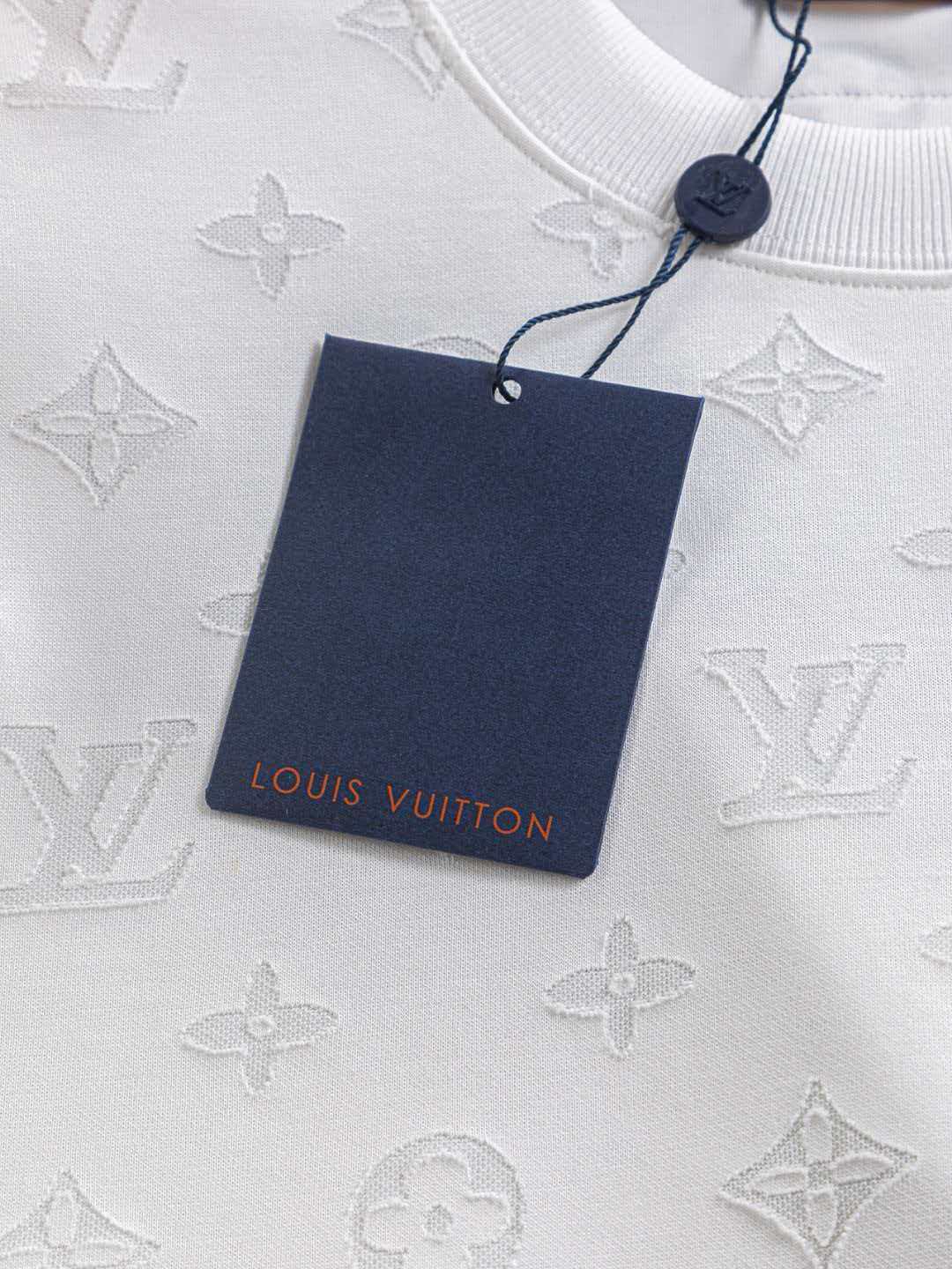 Full cut burnt letters short sleeved slightly wide