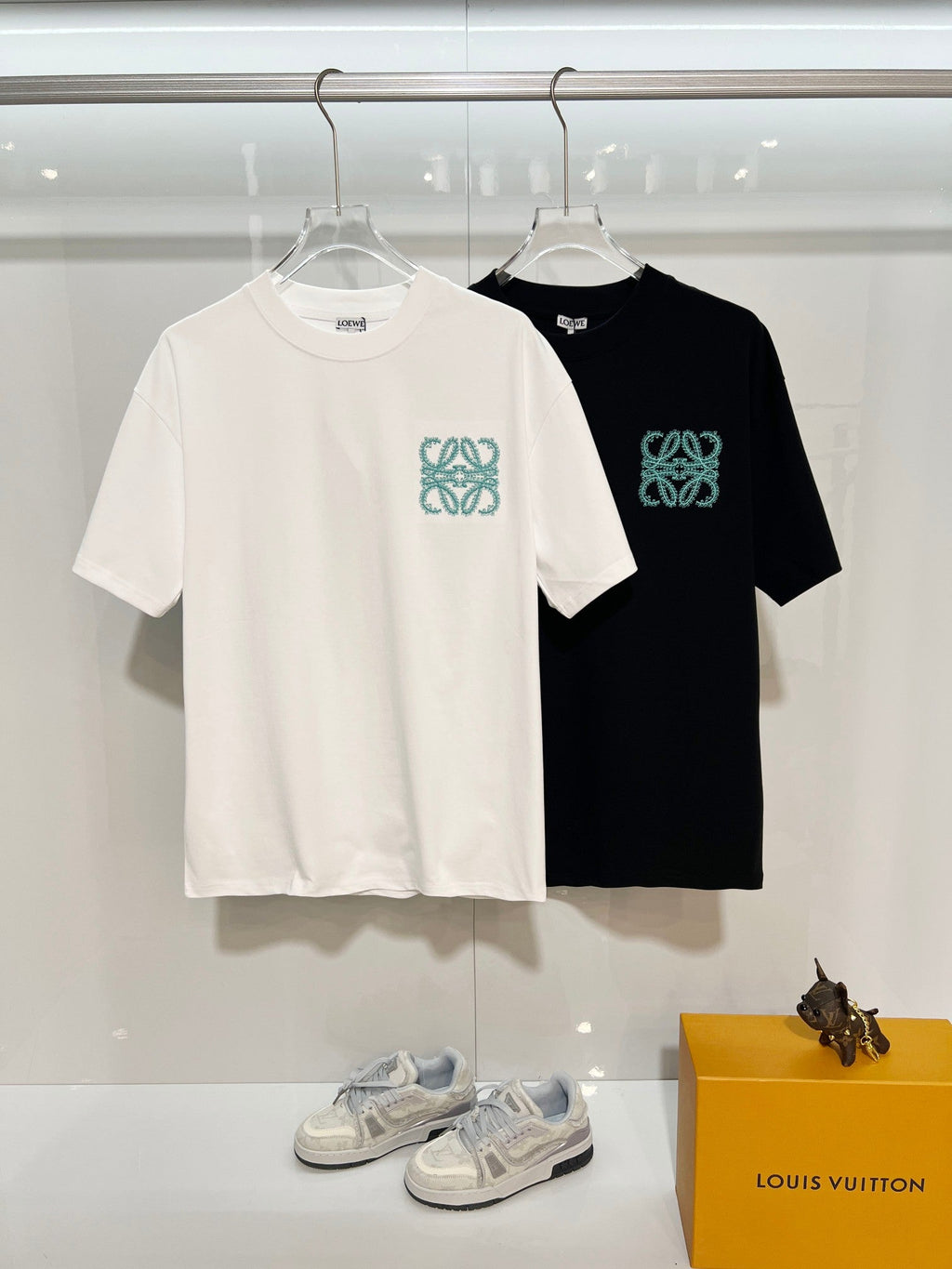 Embroidered letter t-shirt with front and back vines