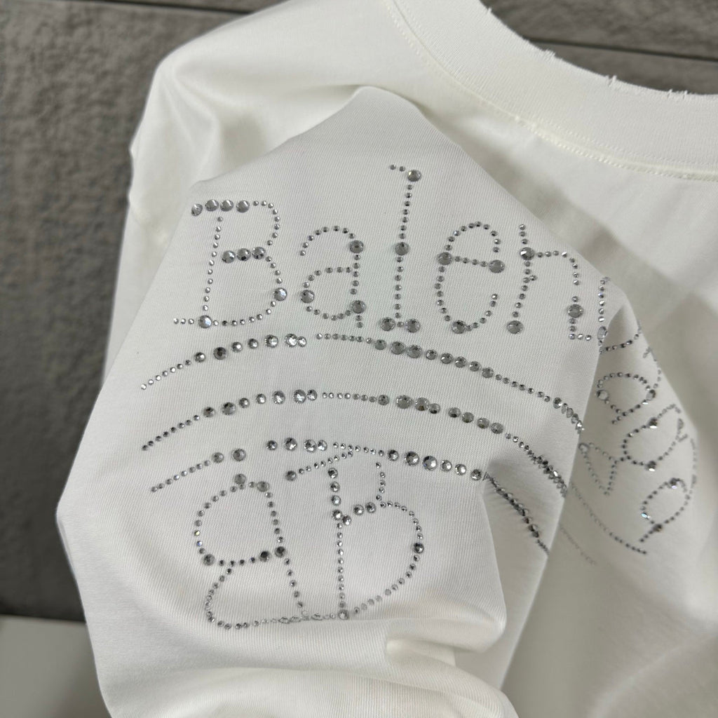 Wear and tear washed short sleeved T-shirt with distressed holes for both men and women
