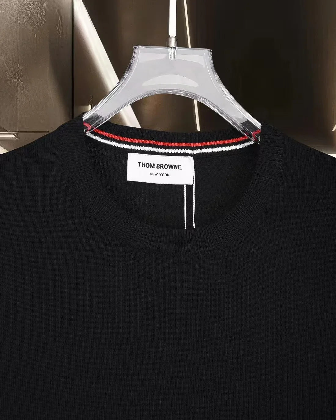 New color blocked four bar knitted casual short sleeved shirt
