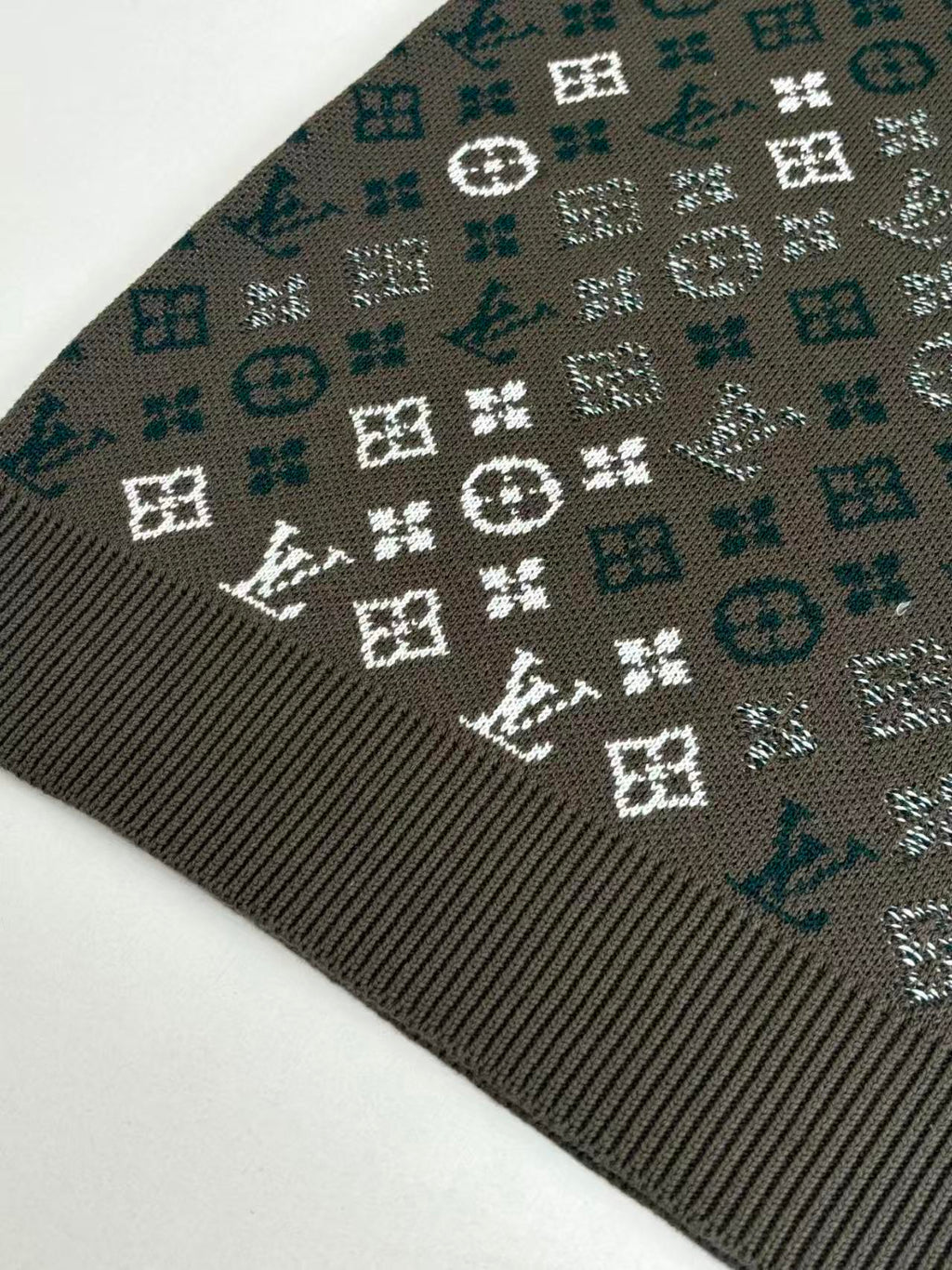 New fully printed jacquard sweater