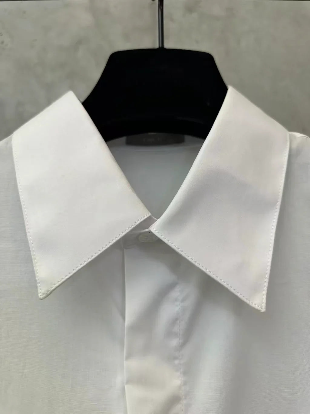 New lapel patch pocket long sleeved shirt