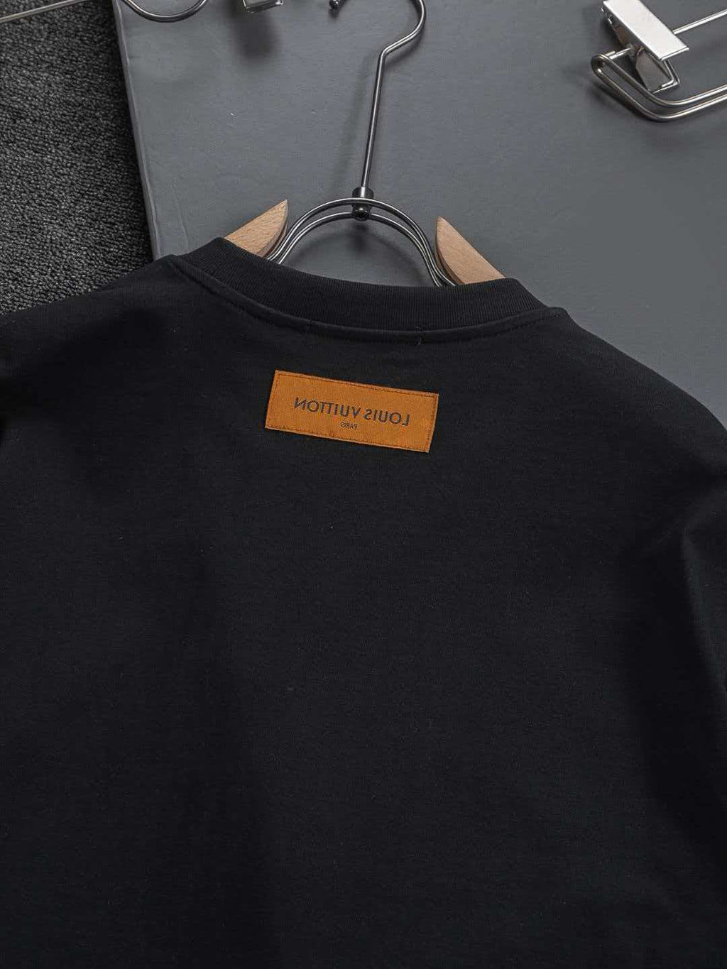 Mushroom on the chest 🍄 inlaid 🪡 Embroidered logo round neck short sleeved T-shirt
