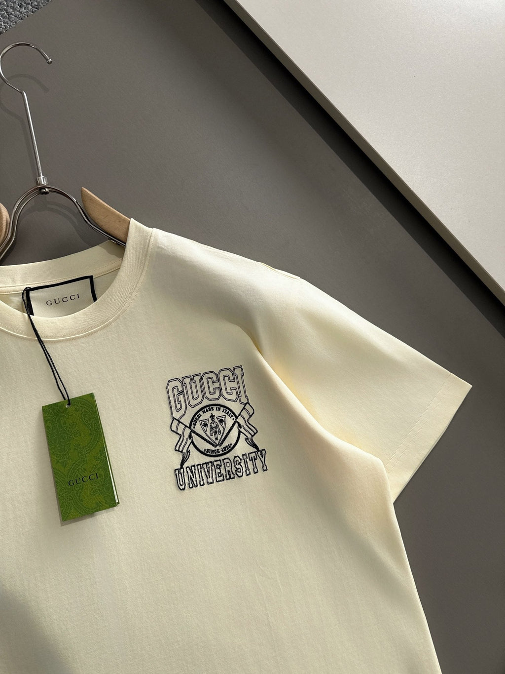 Back plush letter logo short sleeved t-shirt