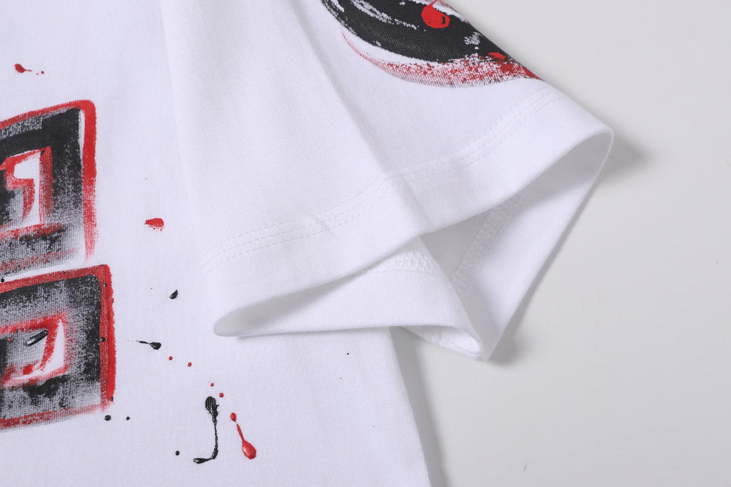 Fashionable classic round neck short sleeved shirt