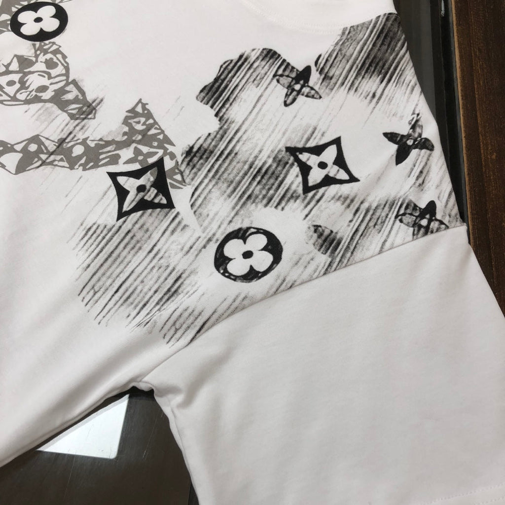 Latest versatile short sleeved T-shirt for both men and women