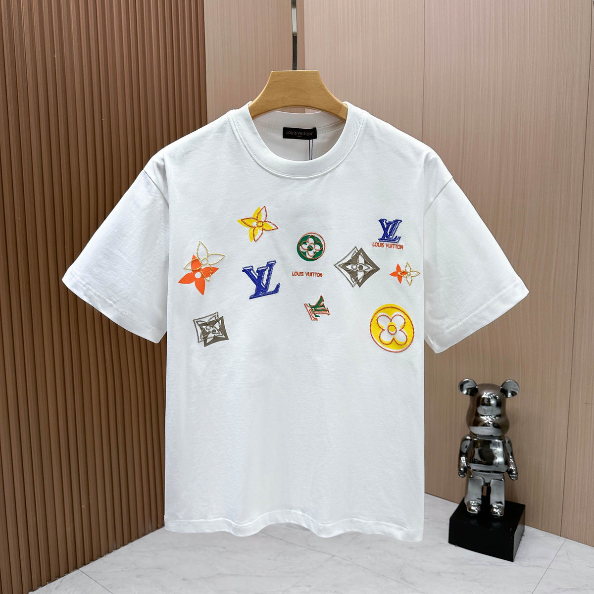Spring and summer new embroidered round neck short sleeved T-shirt
