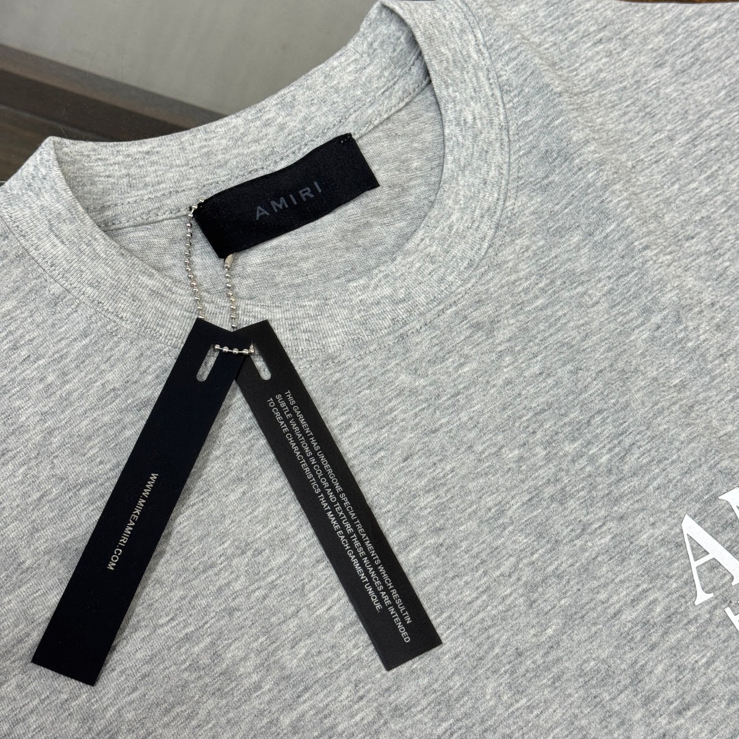 Latest short sleeved round neck T-shirt