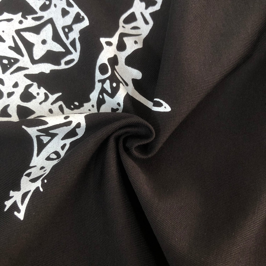Latest versatile short sleeved T-shirt for both men and women