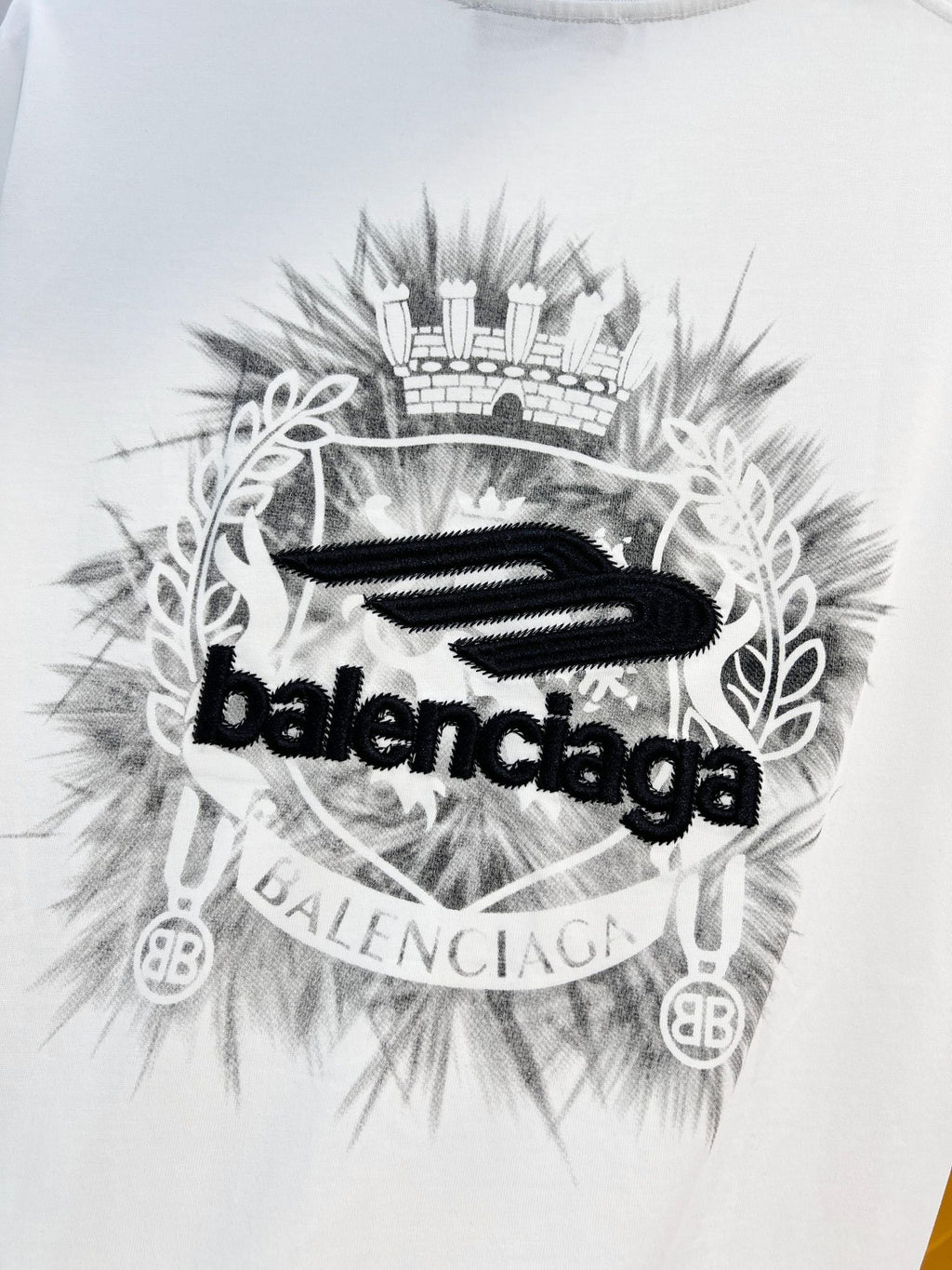 Wheat ear embroidered letter logo t-shirt
