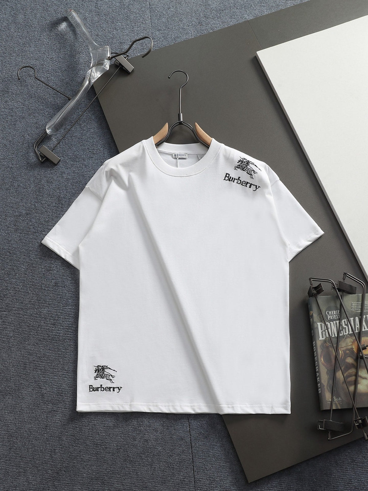 Double sleeve back plaid patch T-shirt