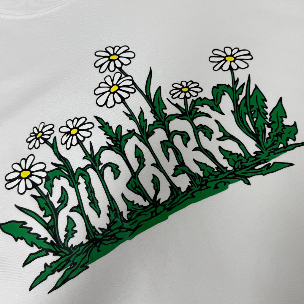 Latest short sleeved round neck T-shirt