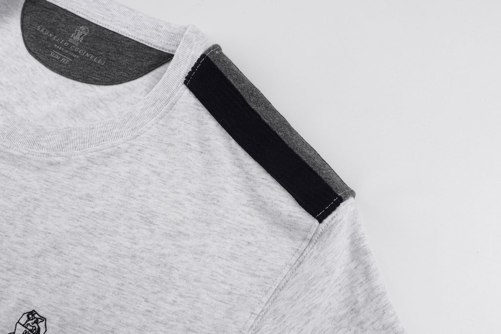 Color blocked short sleeved T-shirt