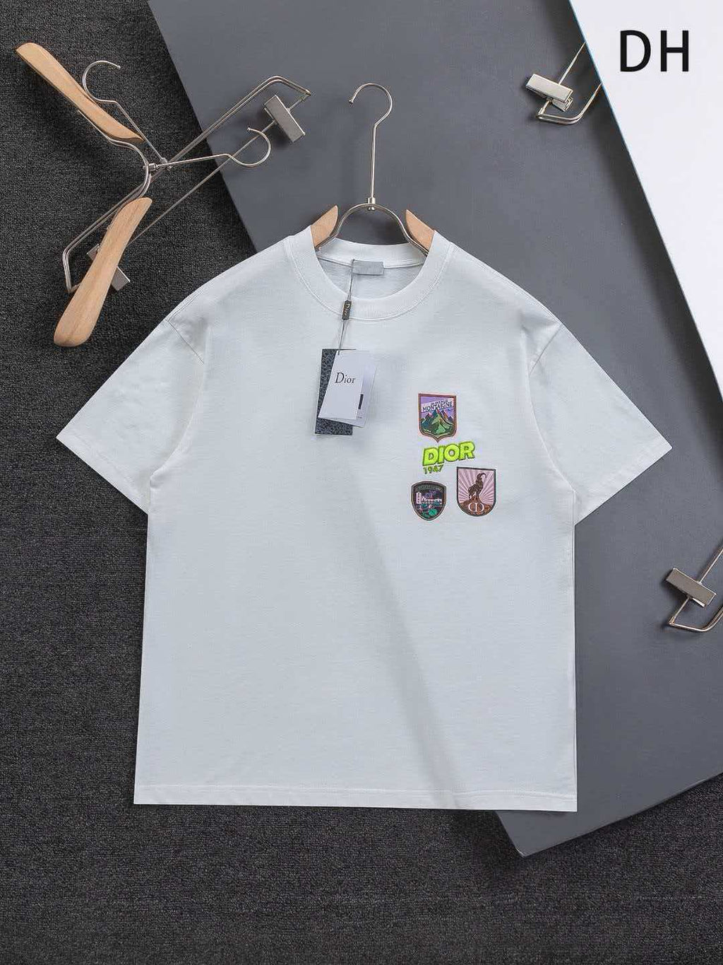 Multi element micro chapter letters 🪡 Embroidered logo pattern, heavy craftsmanship, unisex short sleeved t-shirt
