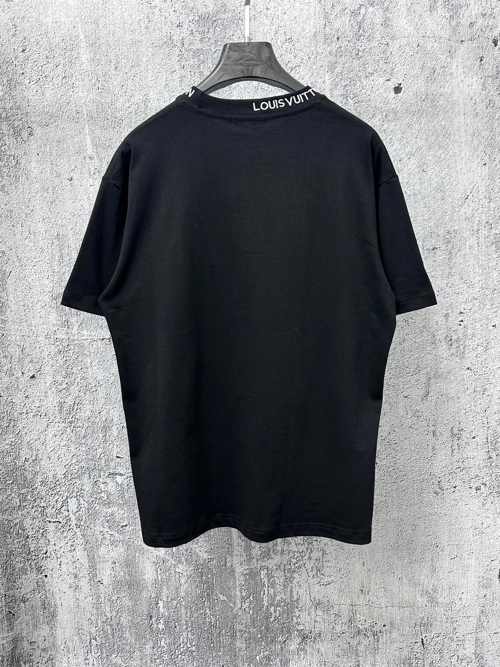 Embroidered collar, small leather pocket, short sleeved, unisex