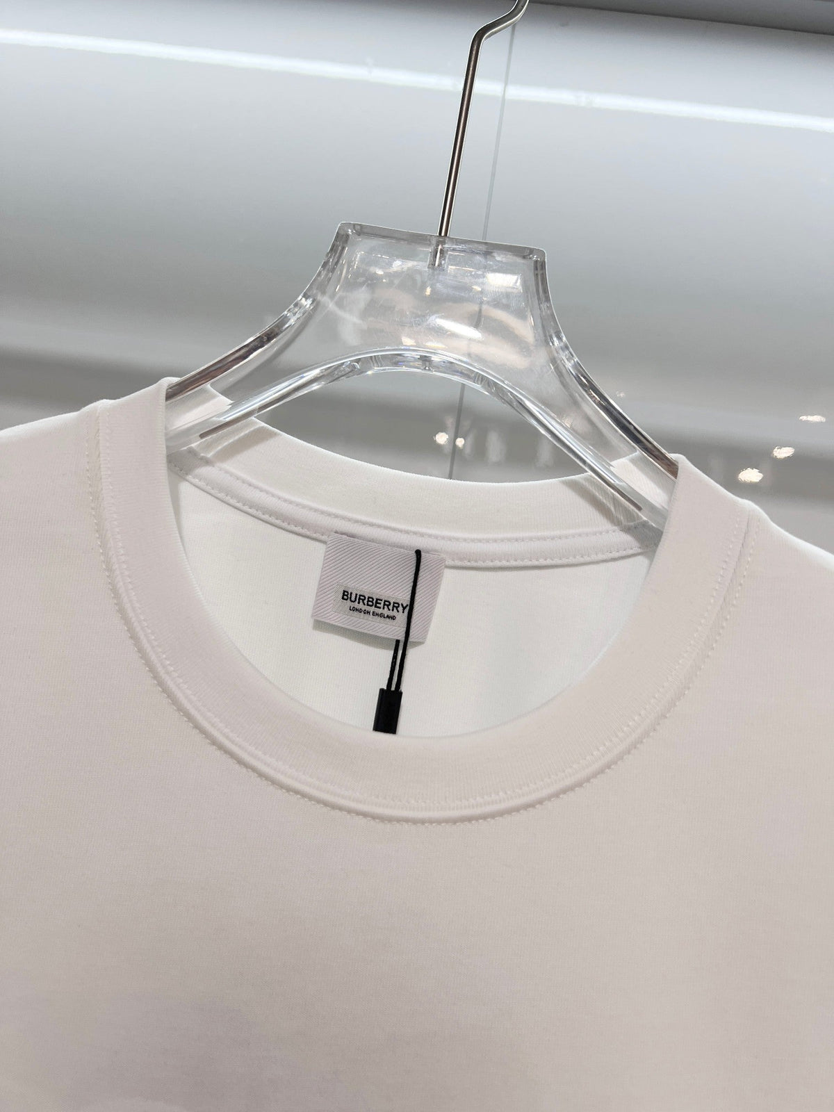 New color blocked ten thousand needle embroidered letter short sleeved shirt