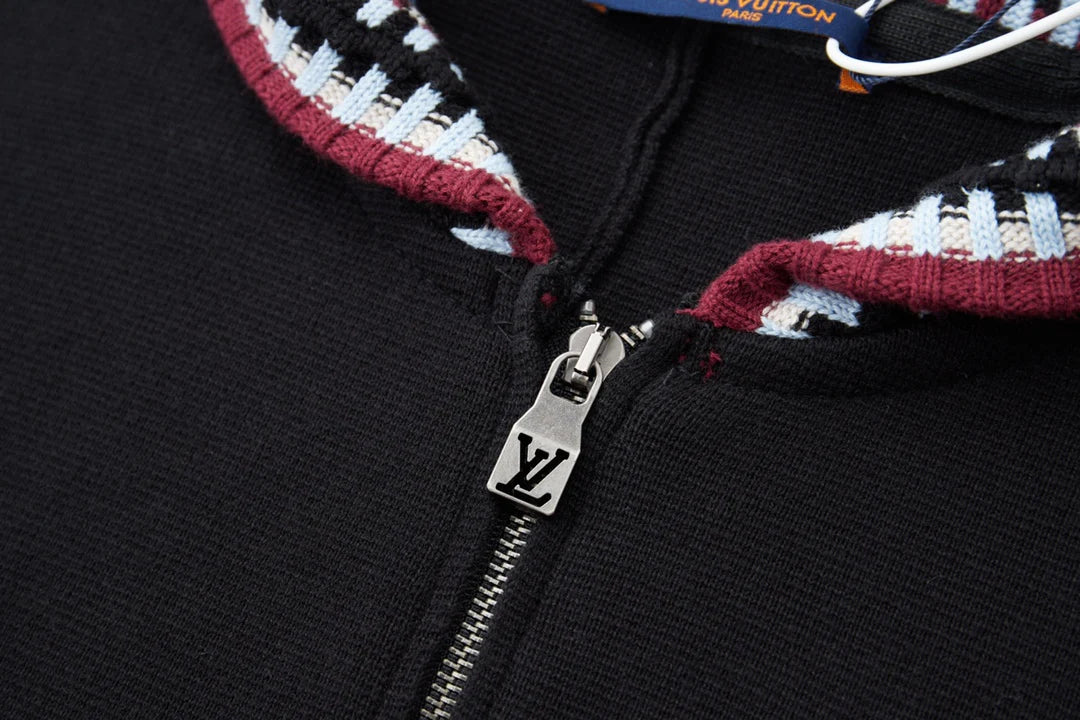Knitted zipper jacket with grid collar and letter stickers