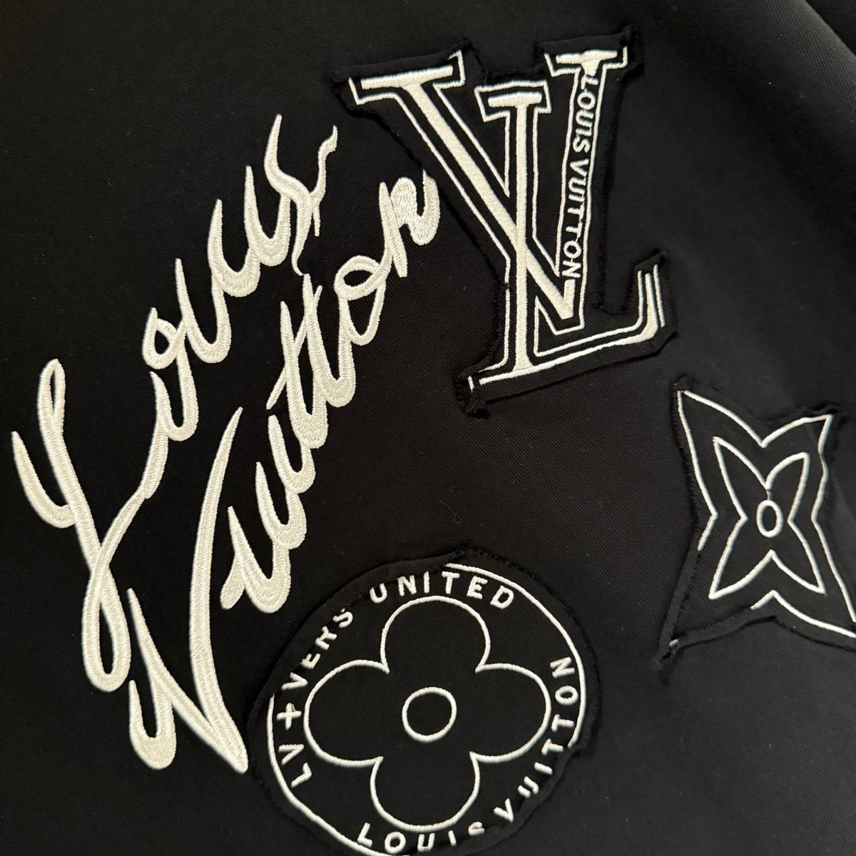 Embroidered short sleeved T-shirt