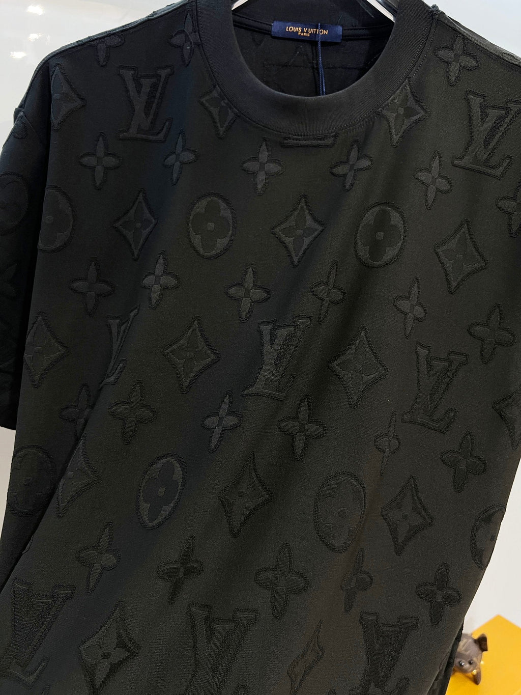 Dark patterned jacquard short sleeved t-shirt