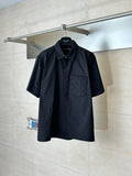 The embossed pocket lapel short sleeved shirt
