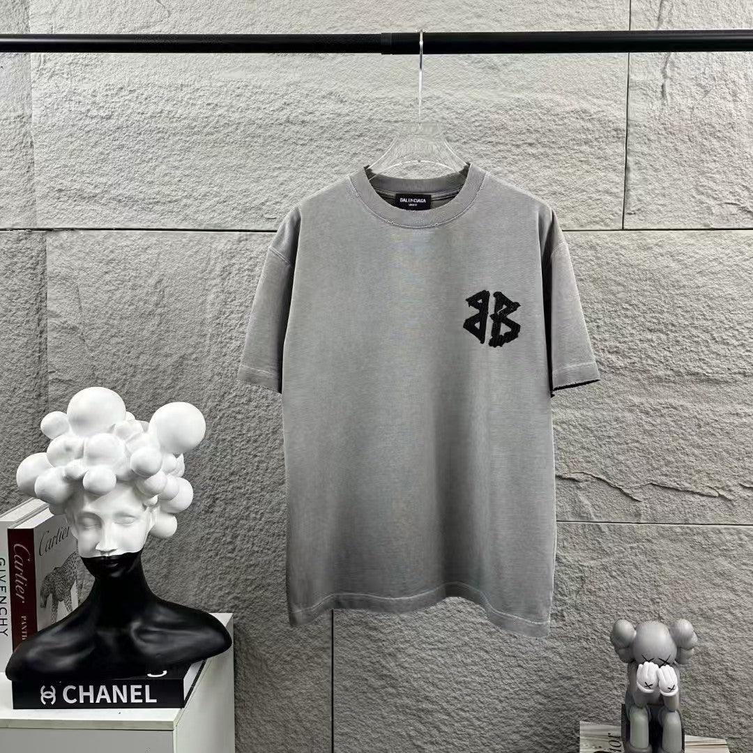 New style embroidered and rhinestone T-shirt
