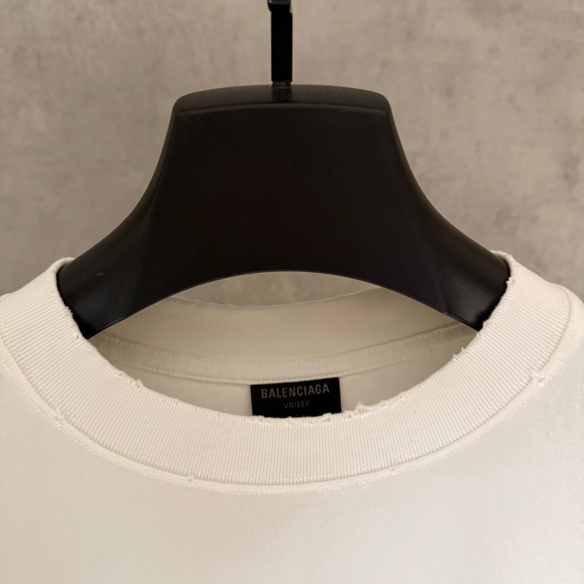 Embroidered short sleeved T-shirt