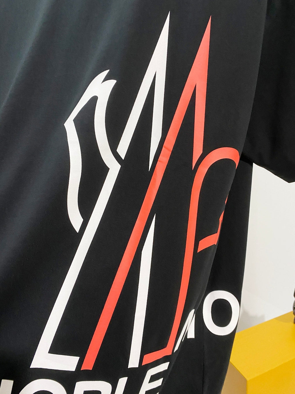 Arm Zhangzi Color blocked Round Neck T-shirt