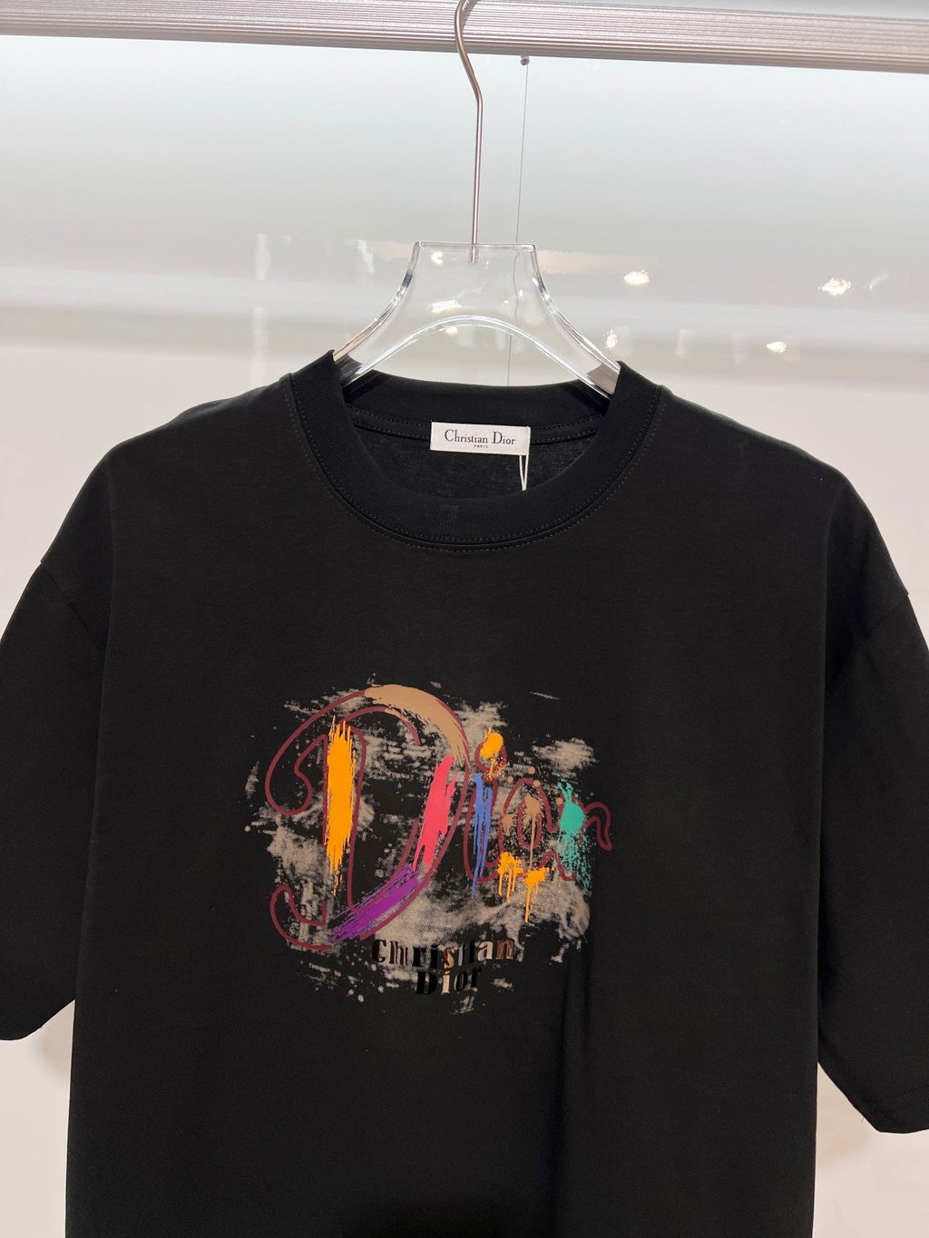 Color blocked graffiti messy offset letter round neck T-shirt
