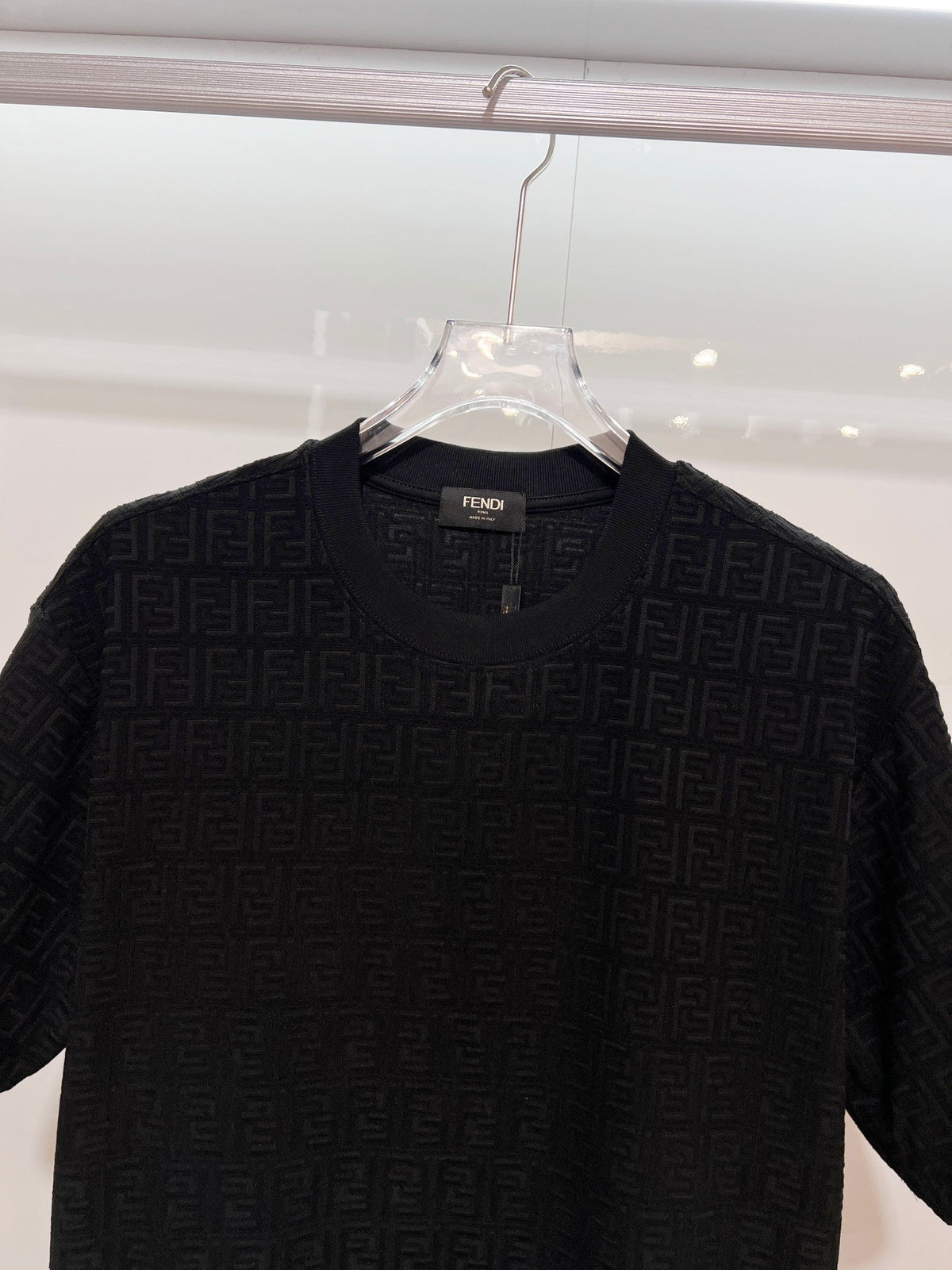 Full body double dark pattern jacquard letter l short sleeved t-shirt