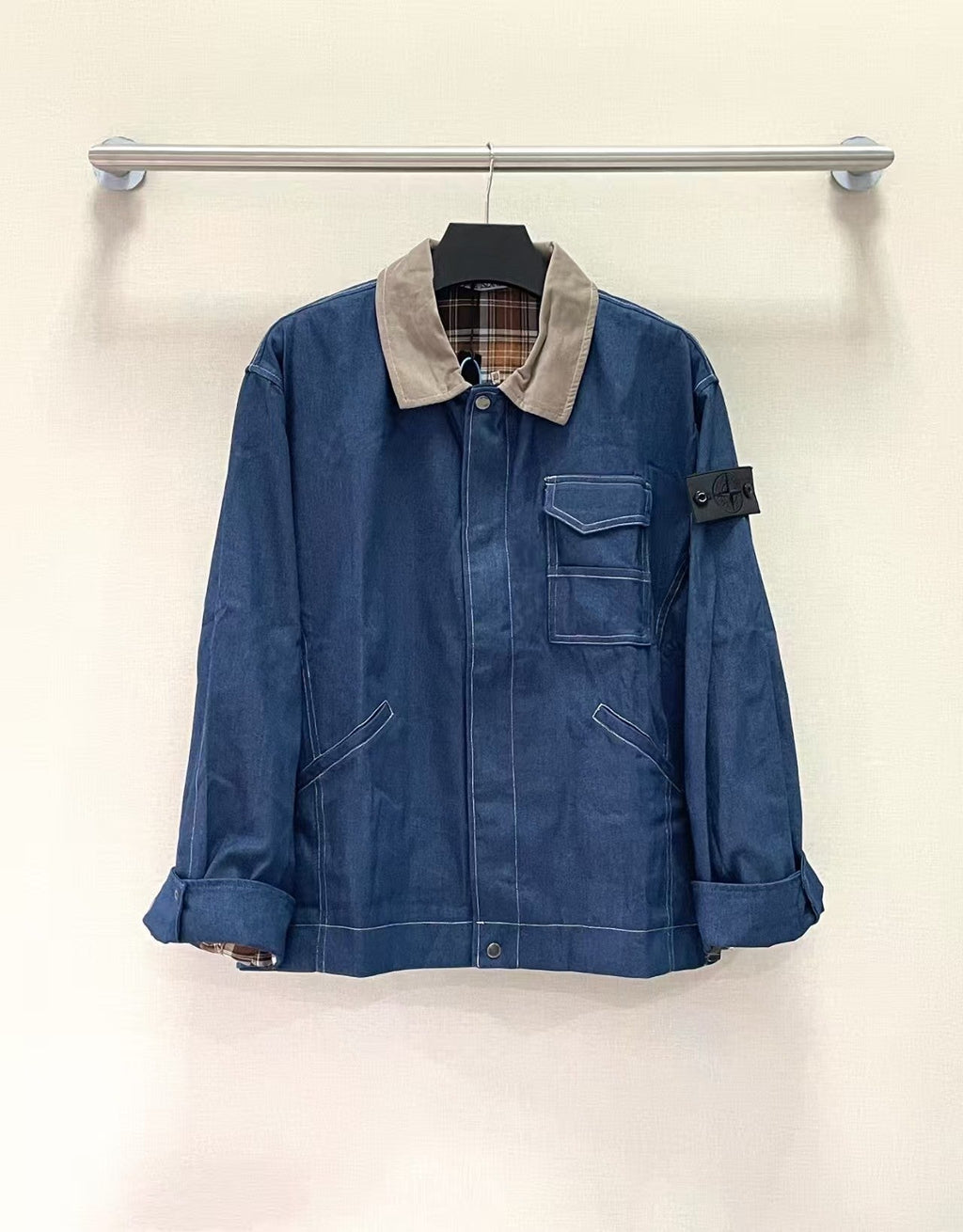 Denim color changing badge jacket