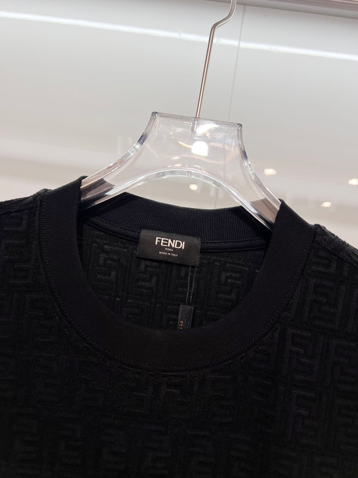 Full body double dark pattern jacquard letter l short sleeved t-shirt