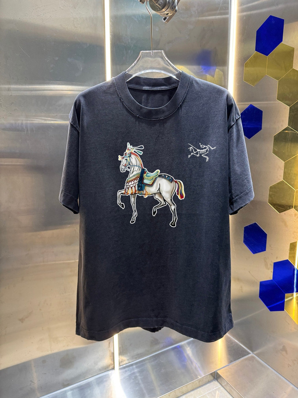 3D color blocked embroidery 🪡 Letter LOGO Phantom Spray Printed T-shirt