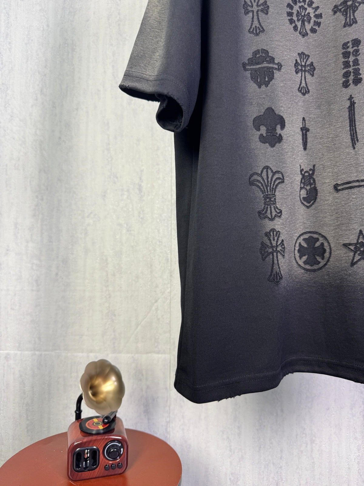 Burnt flower sticker embroidered round neck short sleeved T-shirt