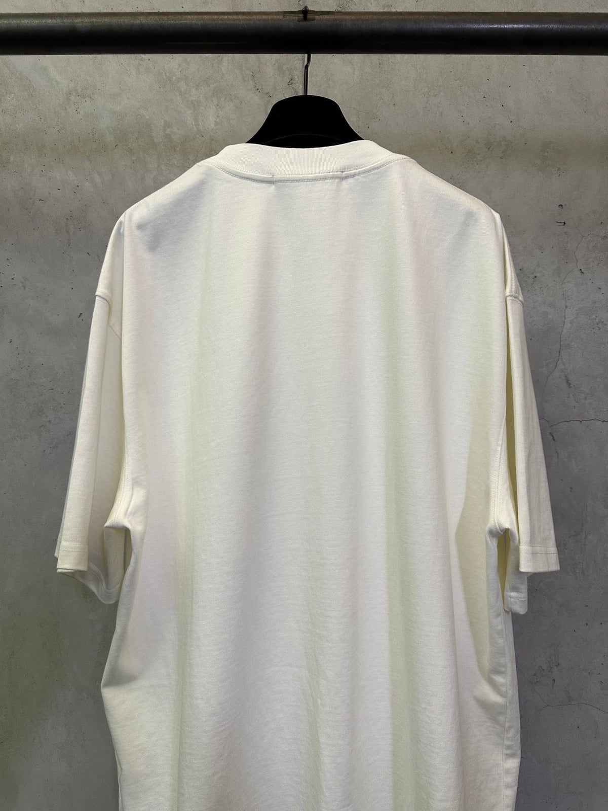 Large letter logo short sleeved T-shirt