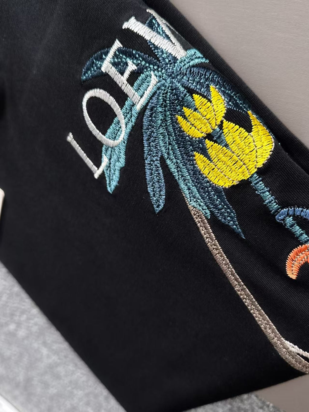 New embroidered letter T-shirt