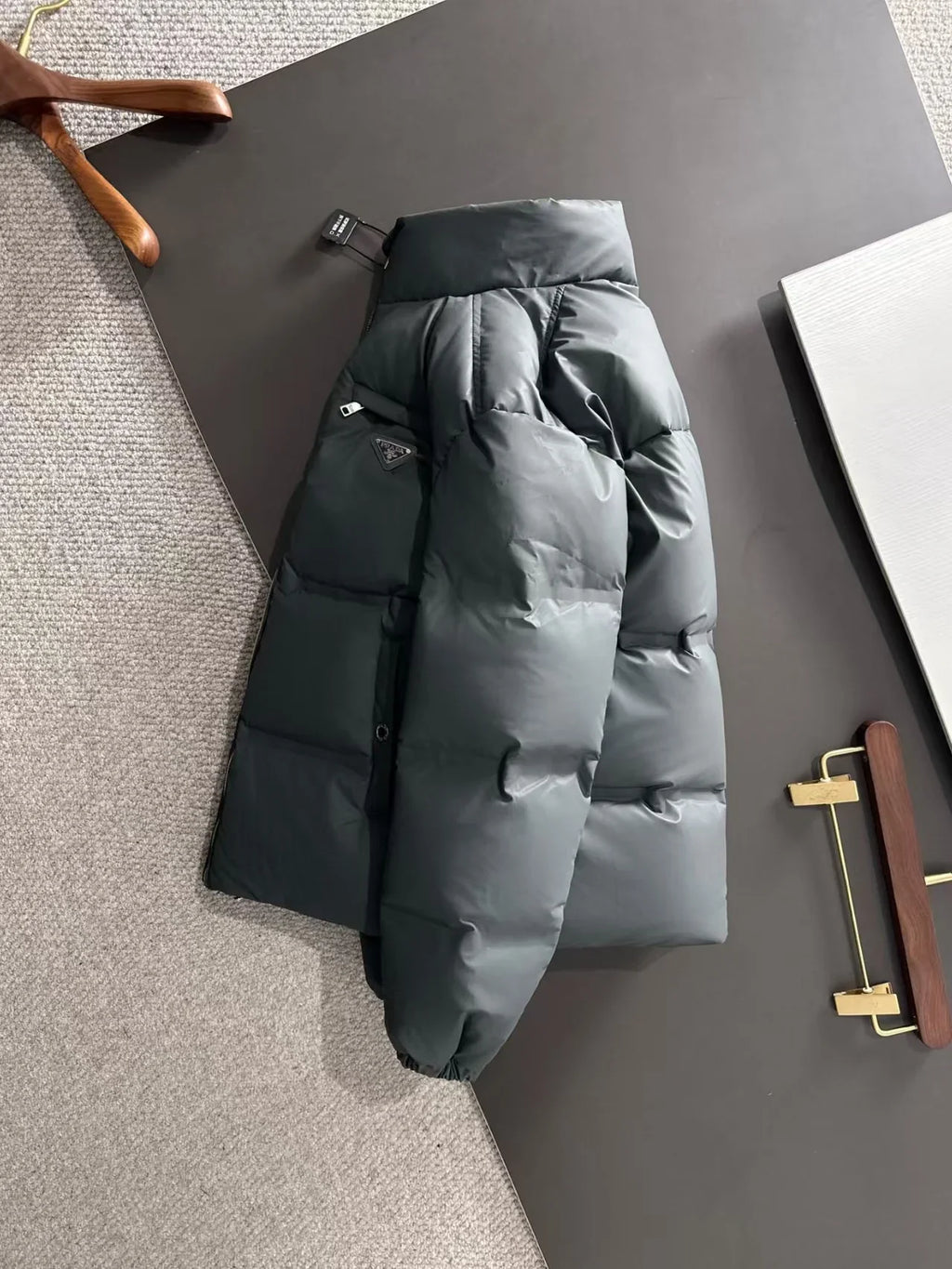 New pocket style coated down jacket
