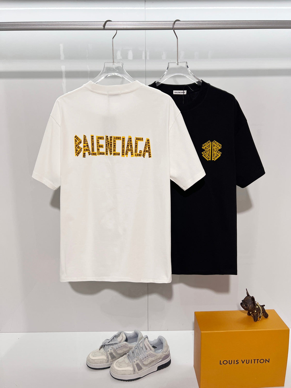 Chest patch splicing yellow adhesive tape offset letter round neck T-shirt