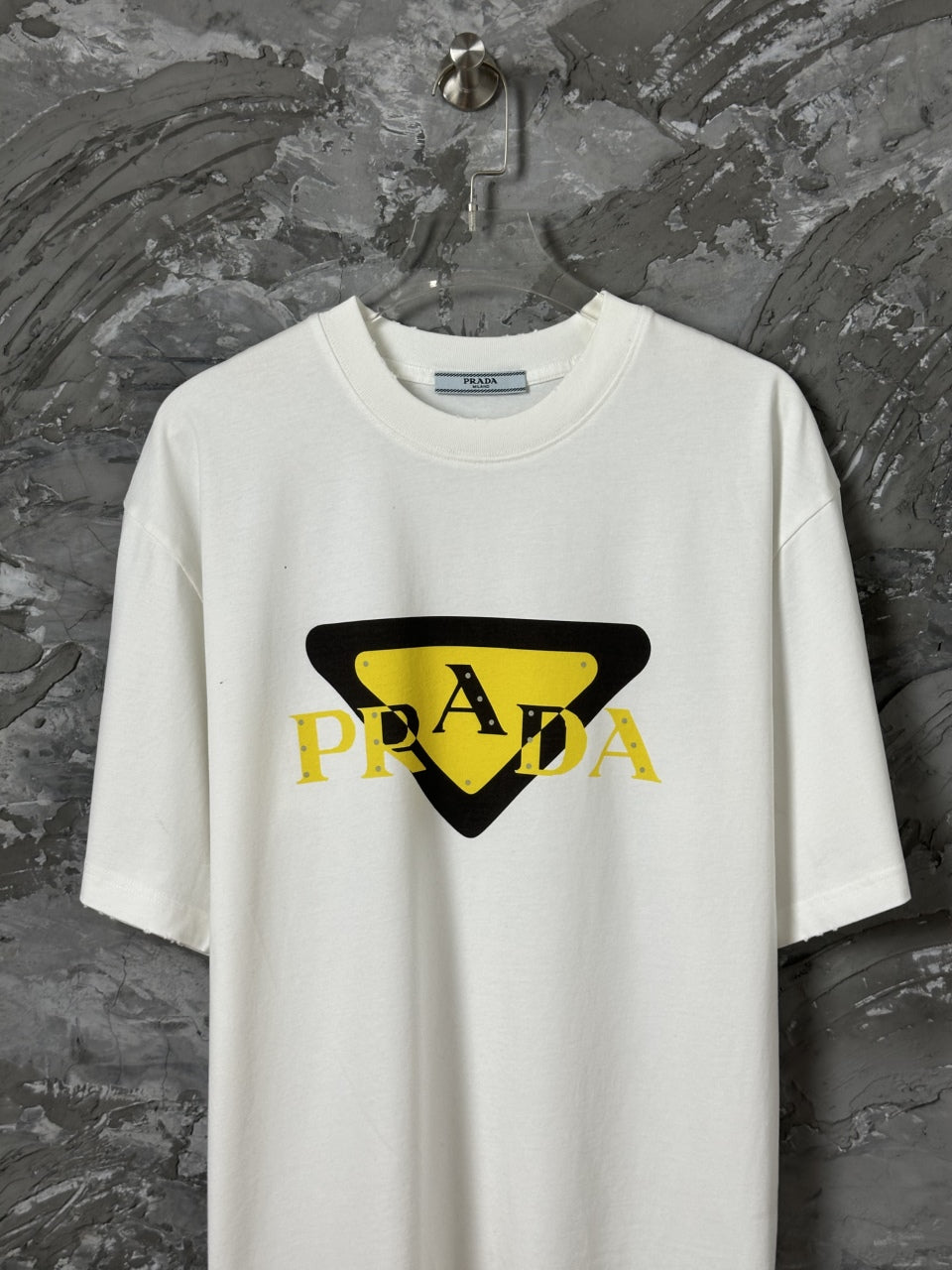 Loose fit version Unisex short sleeved t-shirt