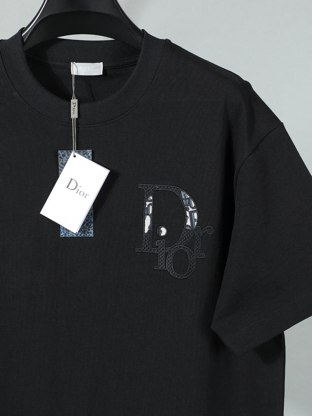 Chest letters 🪡 Embroidery+Simplified Letter Large Logo T-shirt at the Back